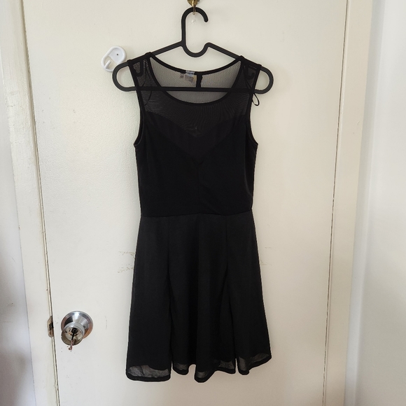 Simple Black Dress - Picture 2 of 2